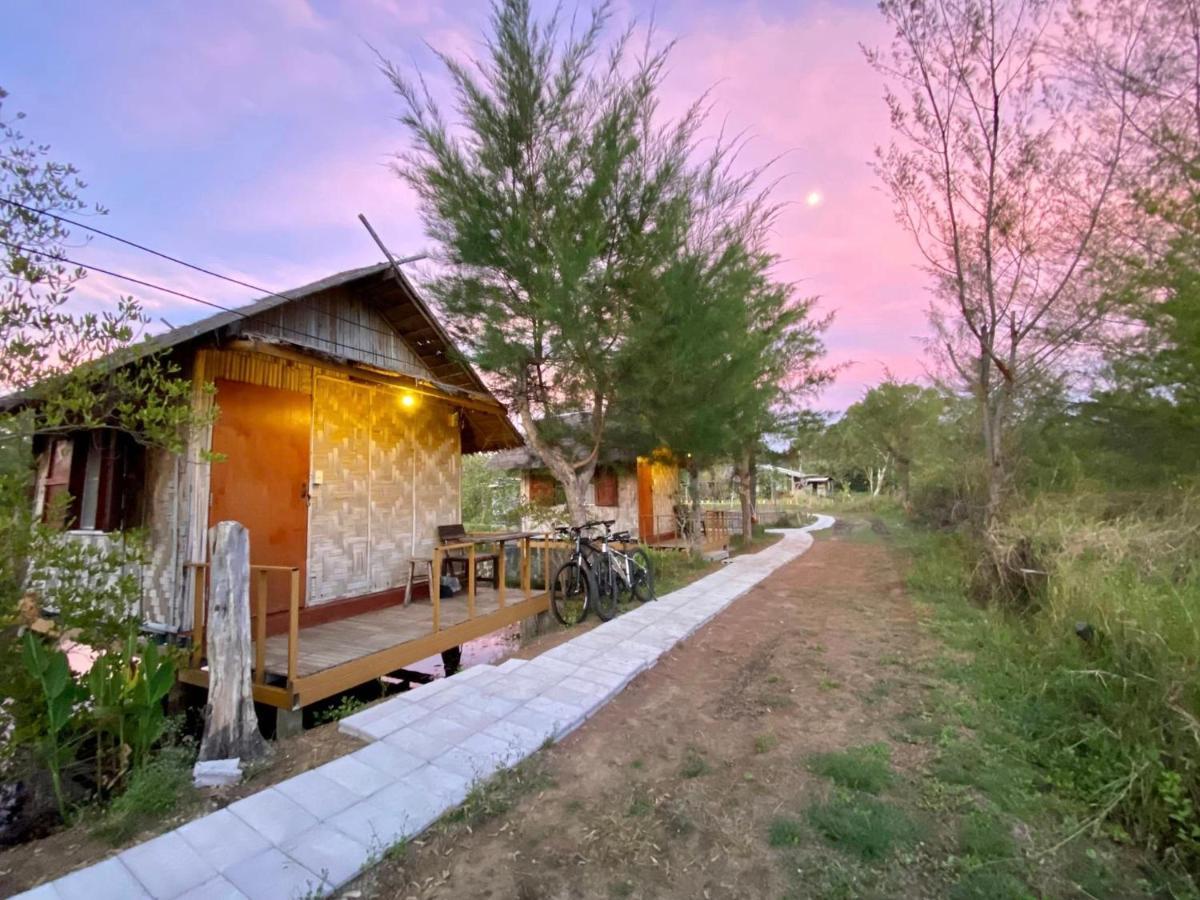 Numpu Baandin Hotel Sam Roi Yot Exterior foto