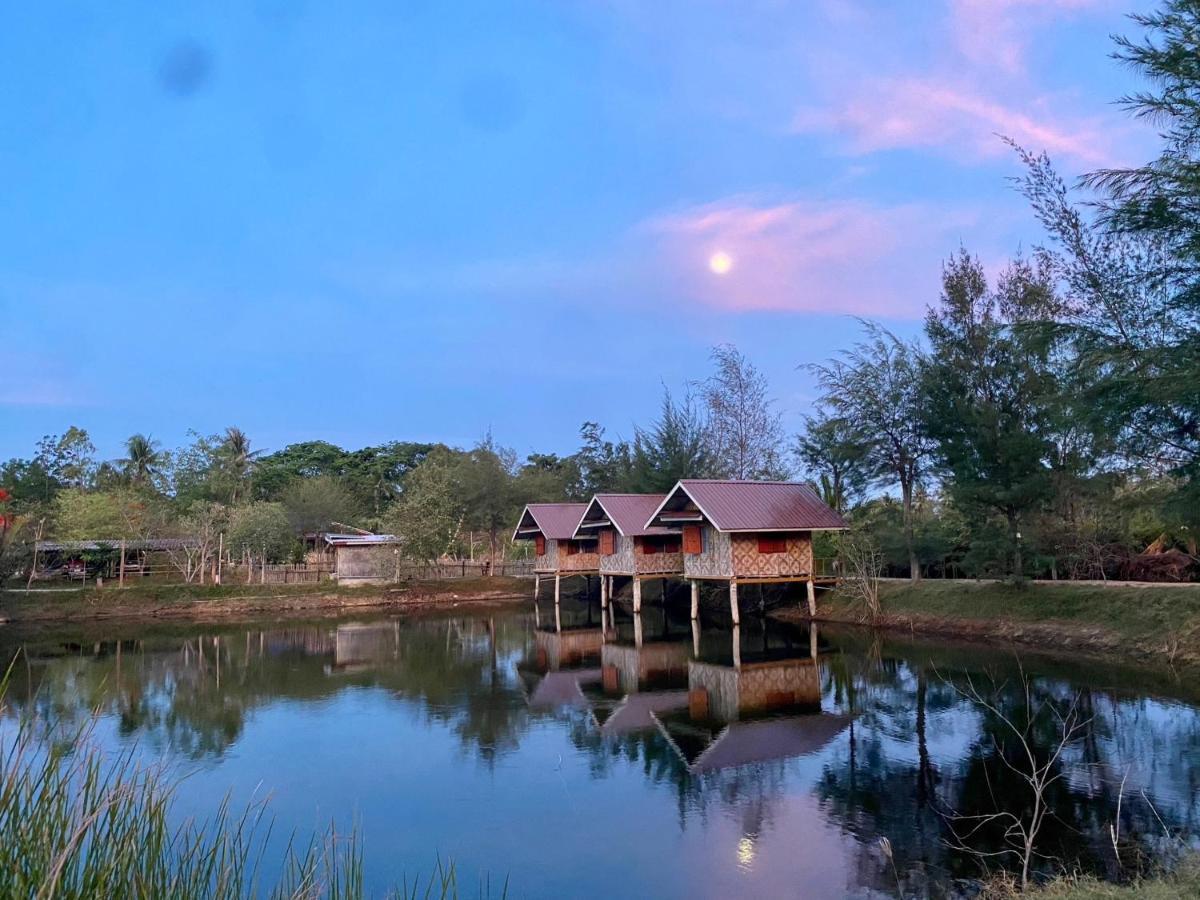 Numpu Baandin Hotel Sam Roi Yot Exterior foto