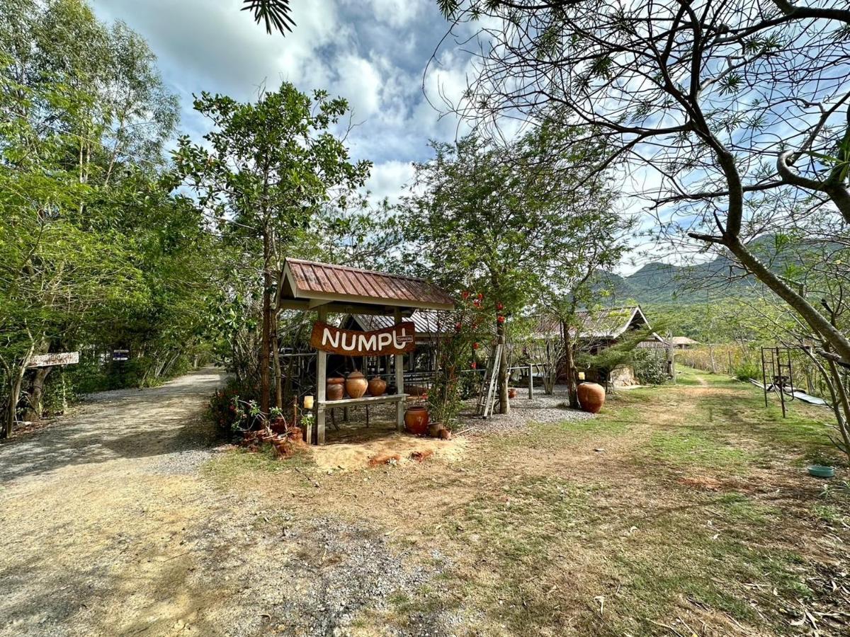 Numpu Baandin Hotel Sam Roi Yot Exterior foto
