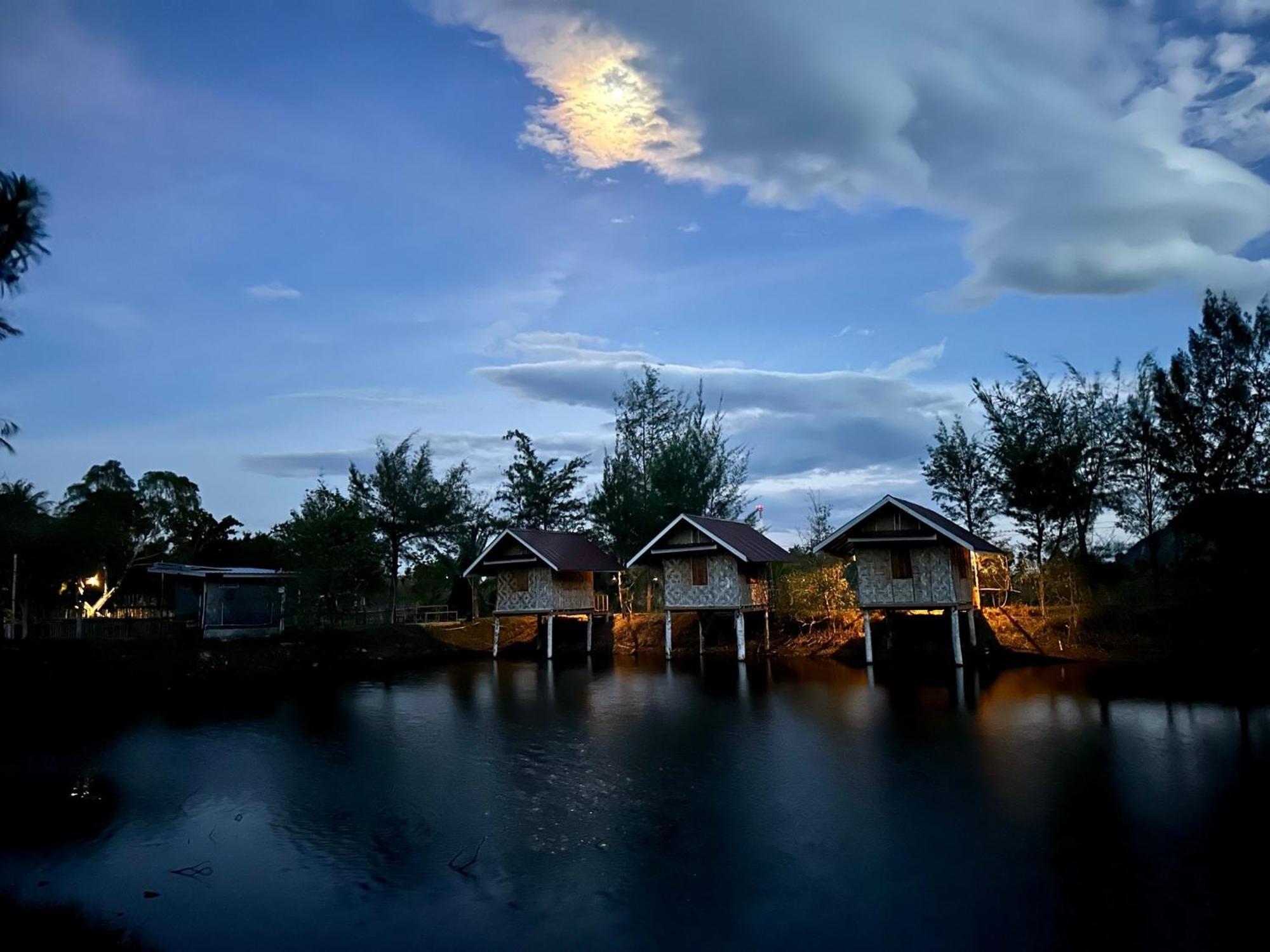 Numpu Baandin Hotel Sam Roi Yot Exterior foto